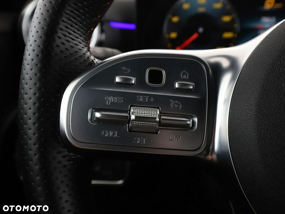 Mercedes-Benz CLA 250 e PHEV AMG Line 8G-DCT - 35