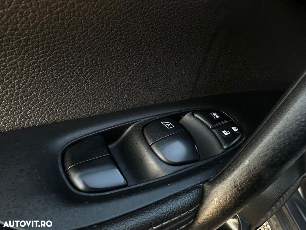 Nissan Qashqai 1.6 DCI TEKNA+ - 12