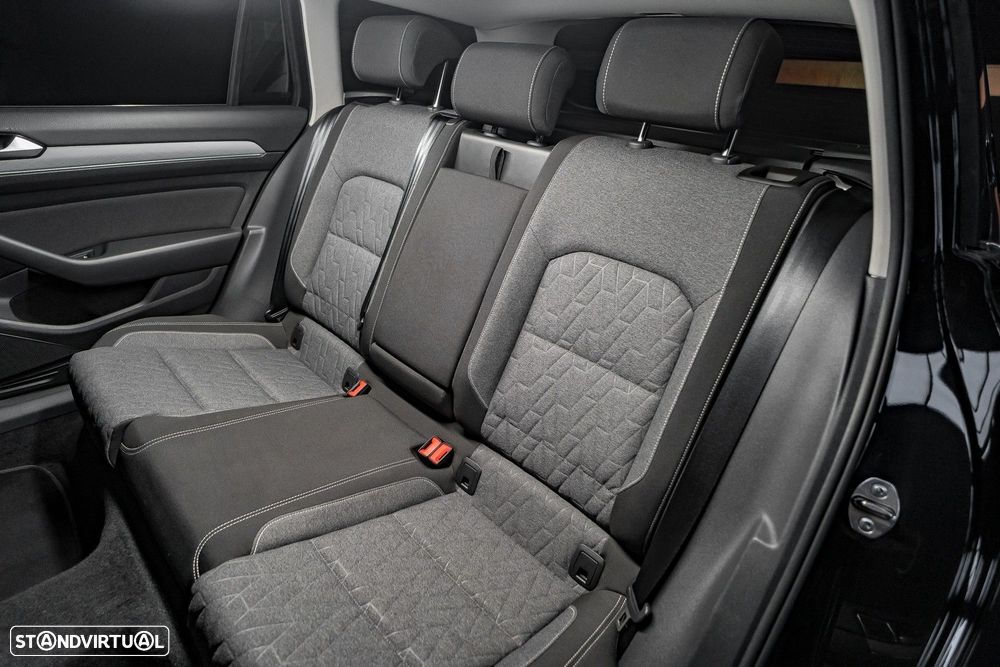 VW Passat Variant - 27