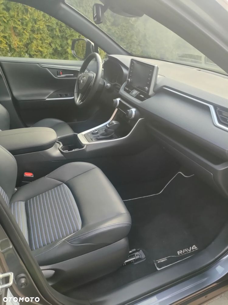 Toyota RAV4 - 7
