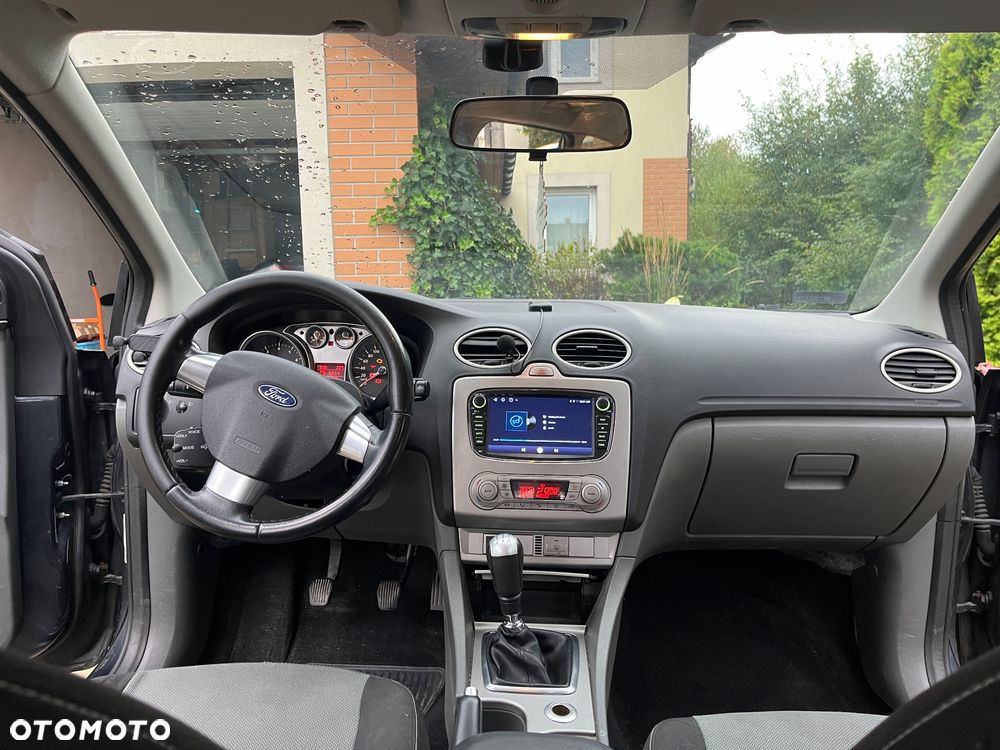 Ford Focus 1.6 Trend - 10