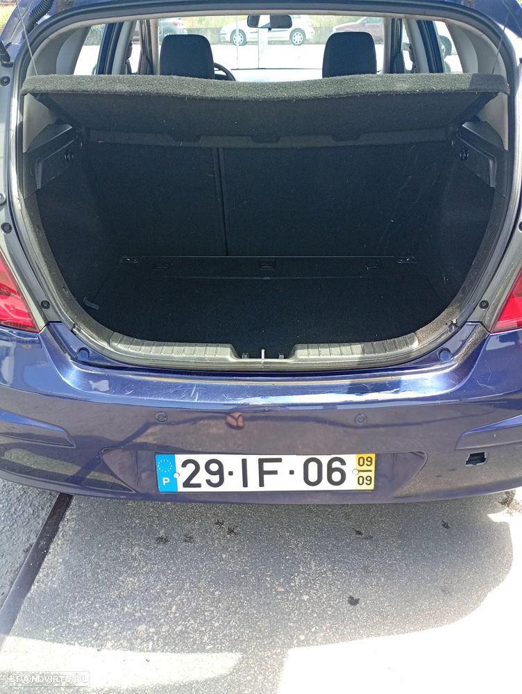 Hyundai i30 1.6 CRDI Classic CPF - 3