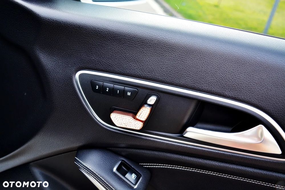 Mercedes-Benz CLA 250 4Matic 7G-DCT AMG Line - 9