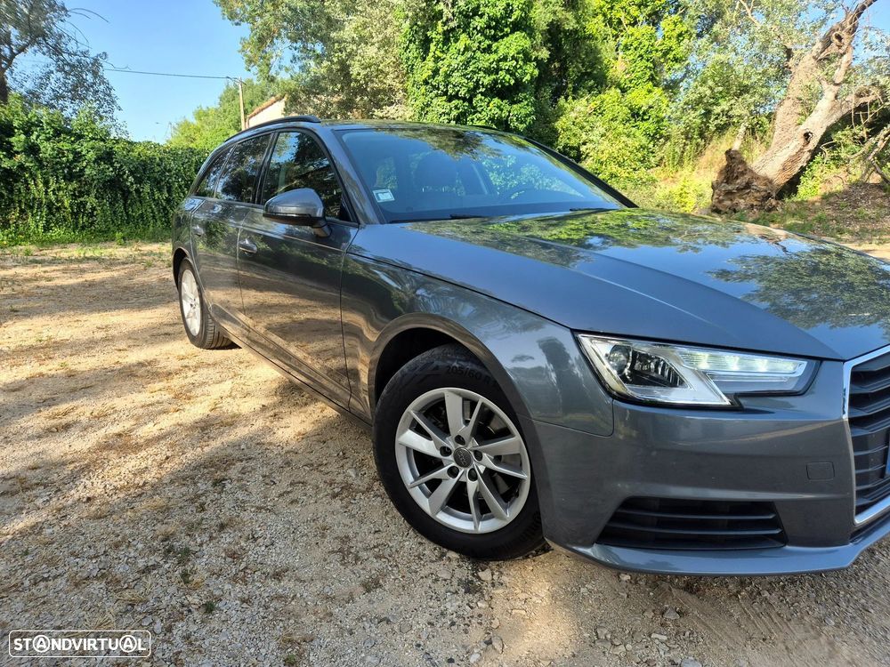 Audi A4 Avant 2.0 TDI Business Line - 24