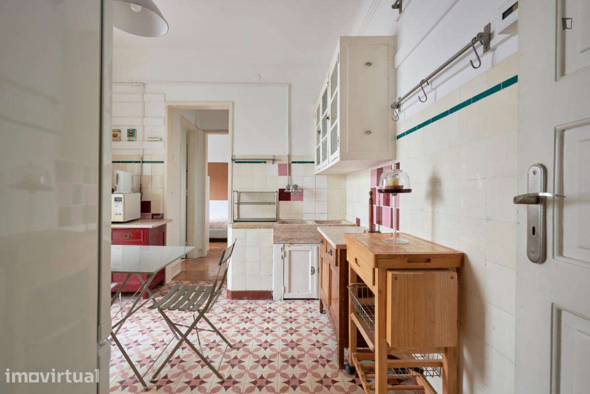 Quarto - localizado em Alameda Lisbon - Grande imagem: 5/58