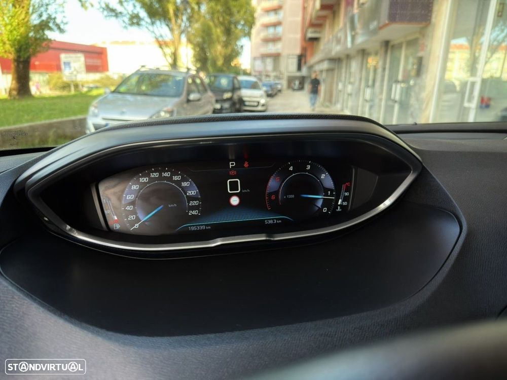 Peugeot 3008 1.6 BlueHDi Allure EAT6 - 16