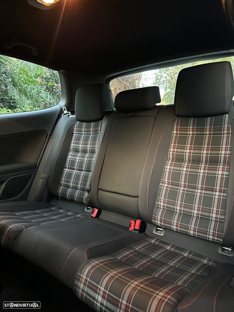 VW Golf 2.0 GTI DSG - 16