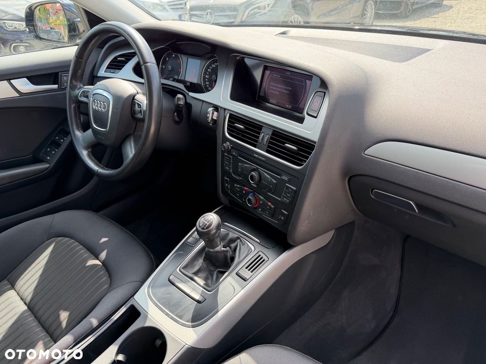 Audi A4 Limousine 2.0 TDI DPF Ambiente - 36