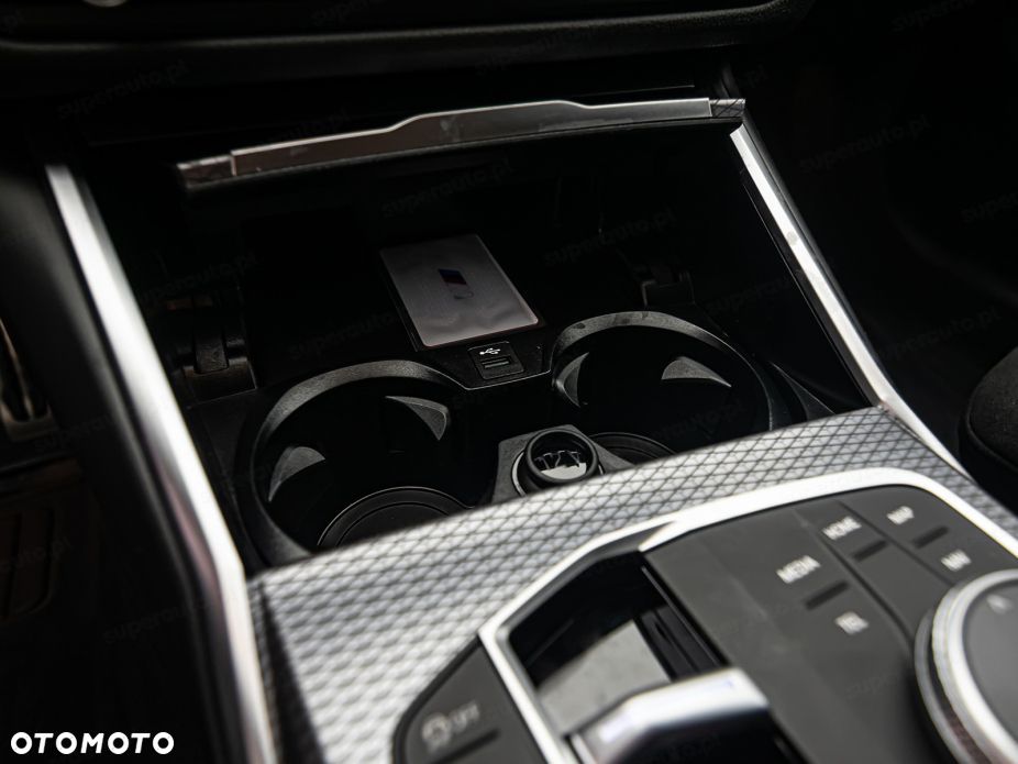 BMW Seria 3 330i xDrive M Sport - 16