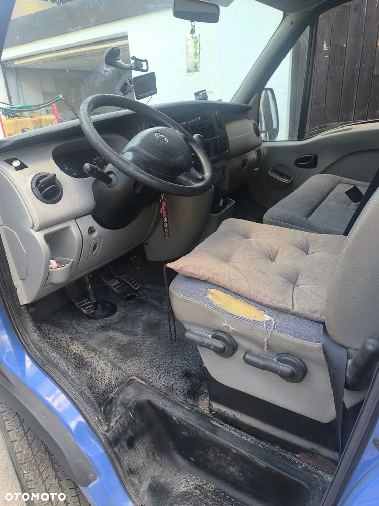 Nissan Interstar - 12