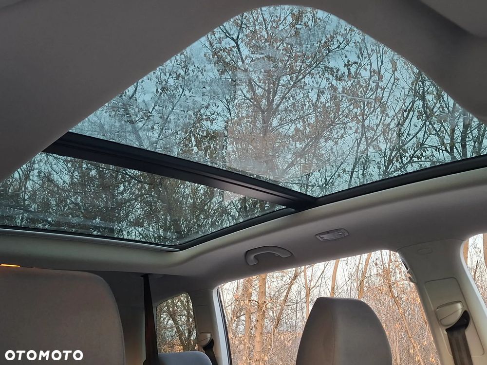 Volkswagen Touran 2.0 TDI DPF Highline - 6