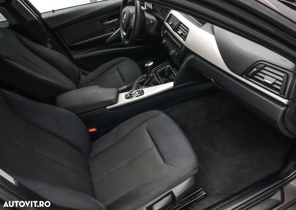 BMW Seria 3 318d Blue Performance Modern Line - 11