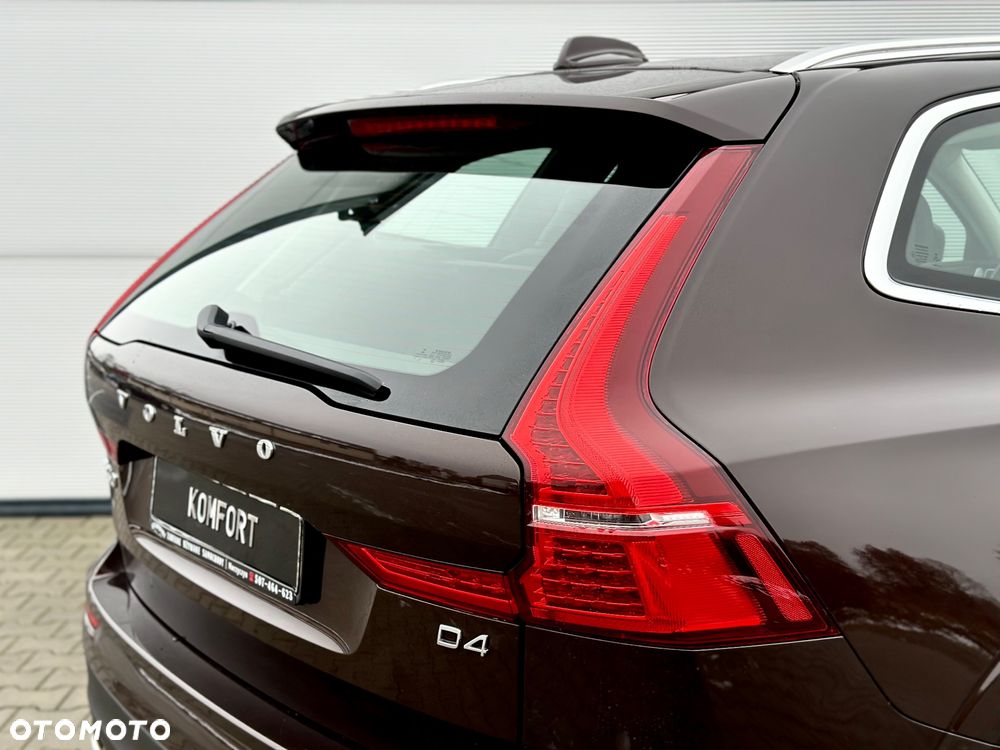 Volvo XC 60 D4 Momentum Pro - 18