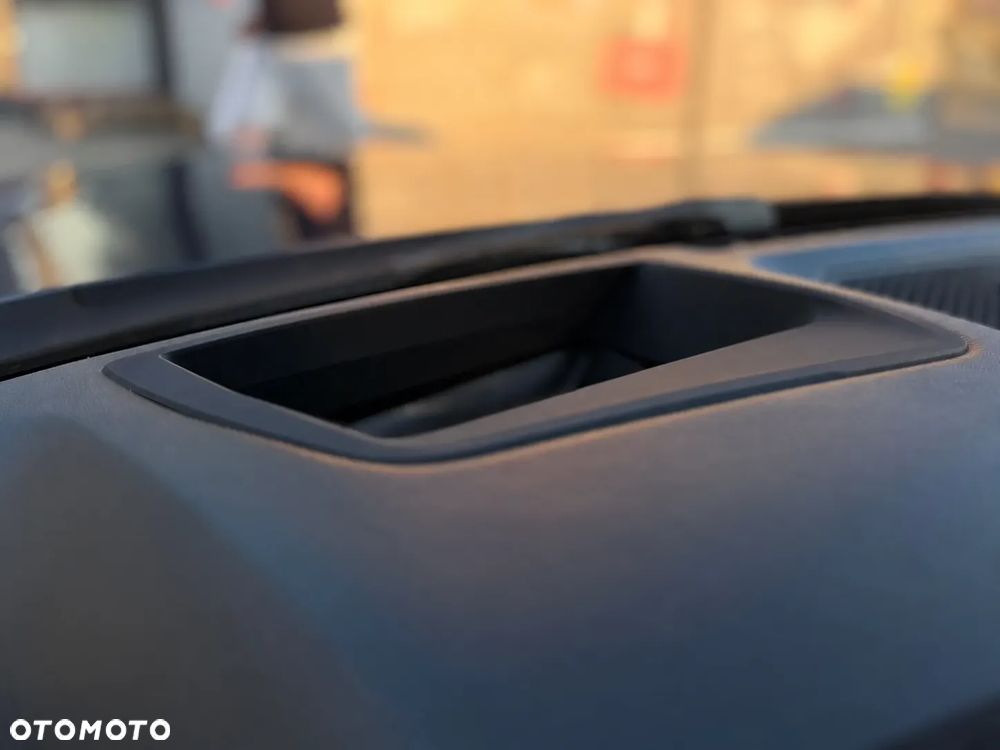 BMW Seria 3 330i - 18