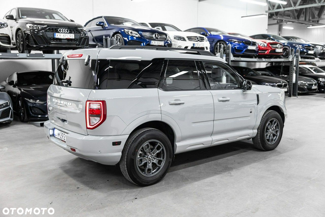 Ford Bronco - 11