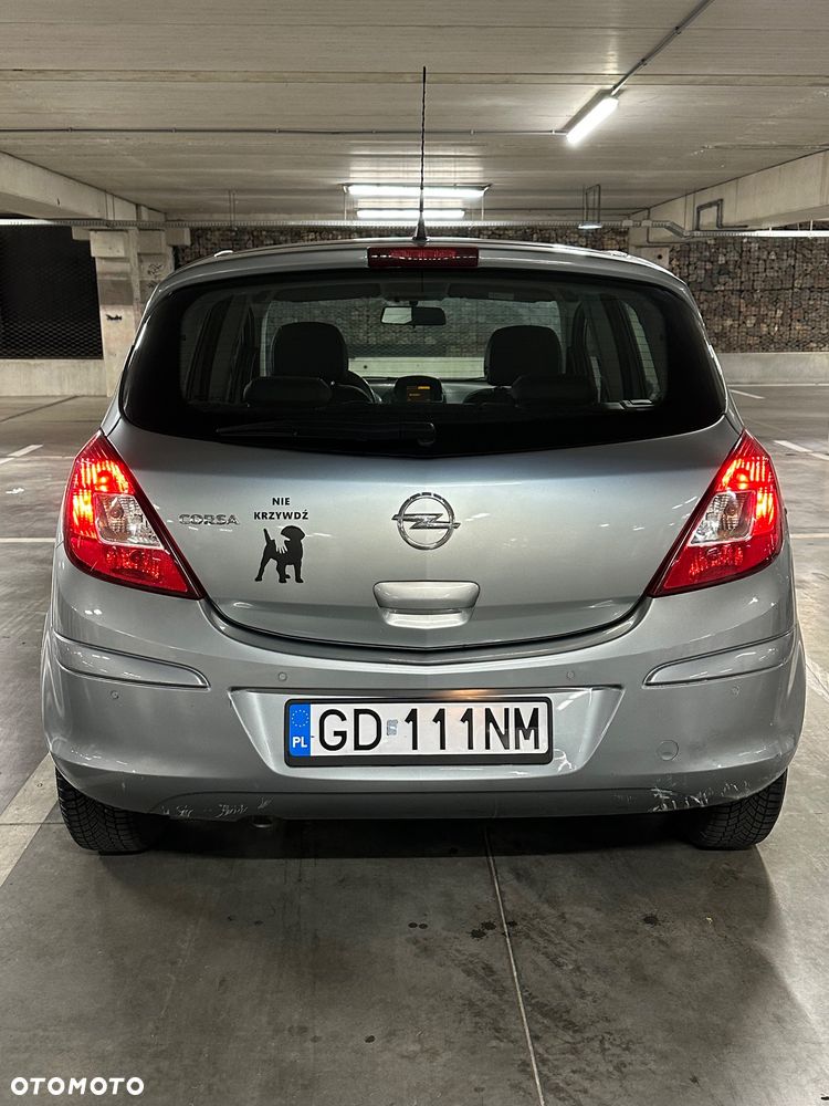 Opel Corsa 1.2 16V Cosmo - 10