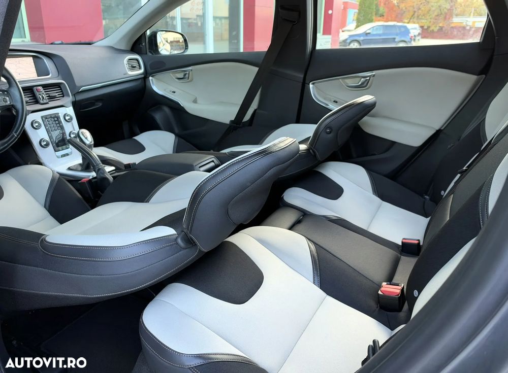 Volvo V40 - 16