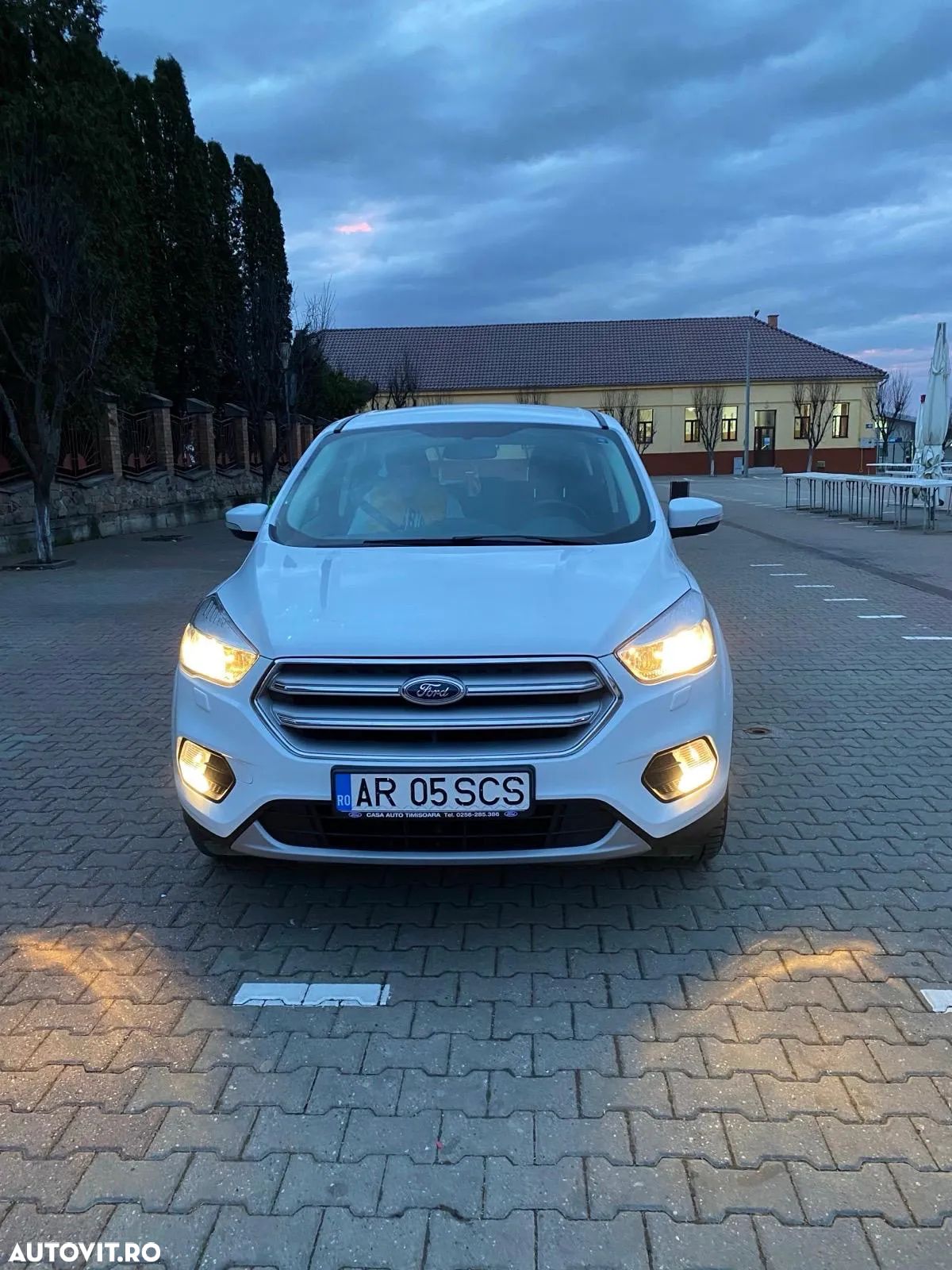 Ford Kuga 1.5 EcoBoost 2x4 Cool & Connect - 1