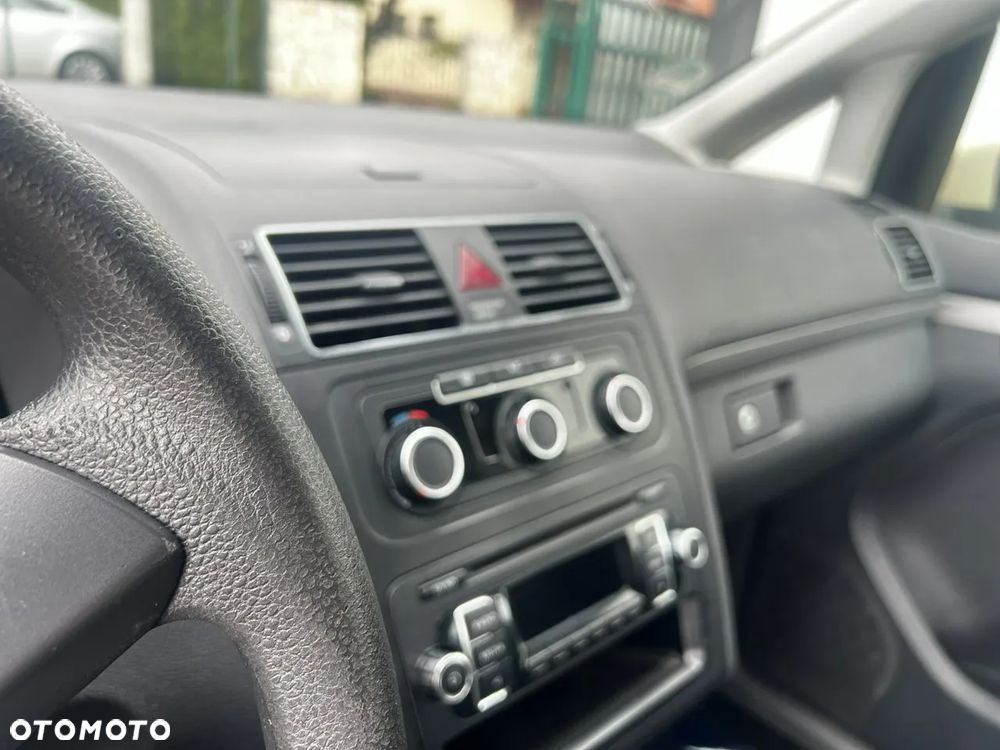 Volkswagen Touran - 18