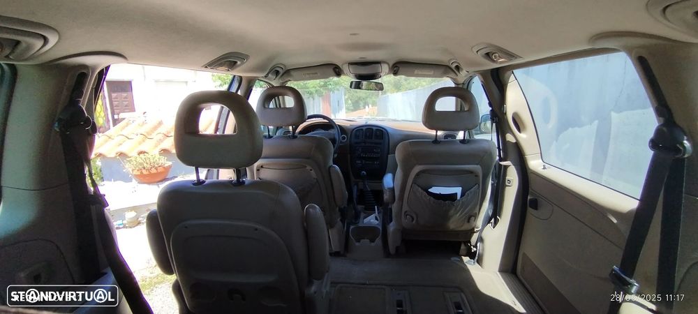 Chrysler Voyager 2.5 CRD LX - 24