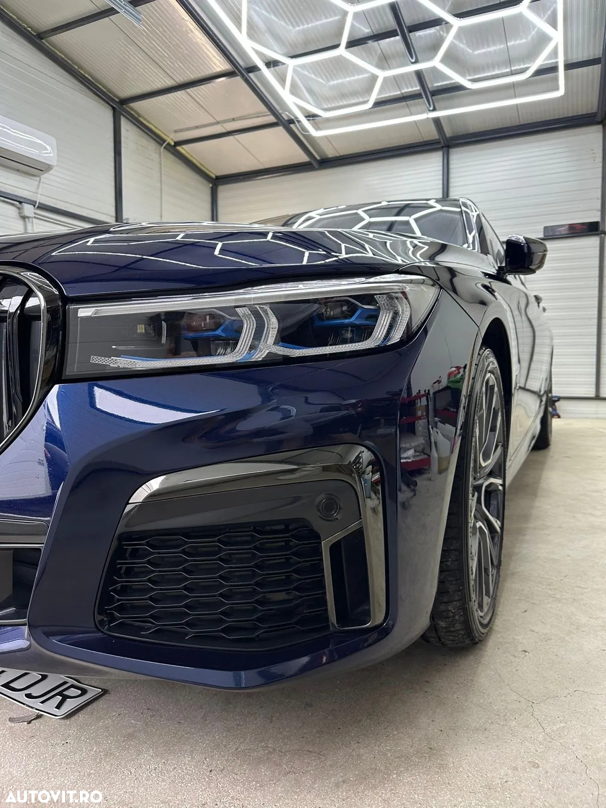 BMW Seria 7 730d xDrive MHEV - 3