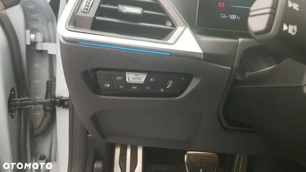 BMW i4 - 21