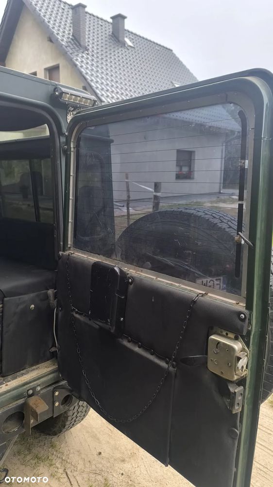 Land Rover Defender 90 Style - 14