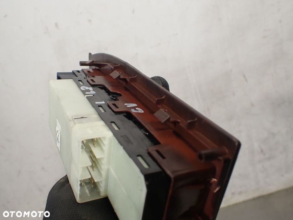 PANEL STEROWANIA SZYB SUZUKI GRAND VITARA II 1.9 64J20-0866T   62J00-0876T - 6