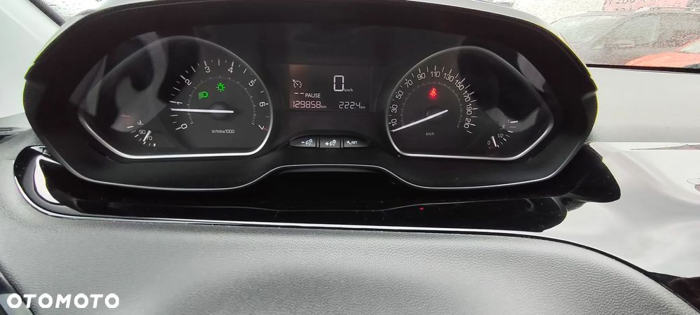 Peugeot 208 1.2 PureTech Allure - 13