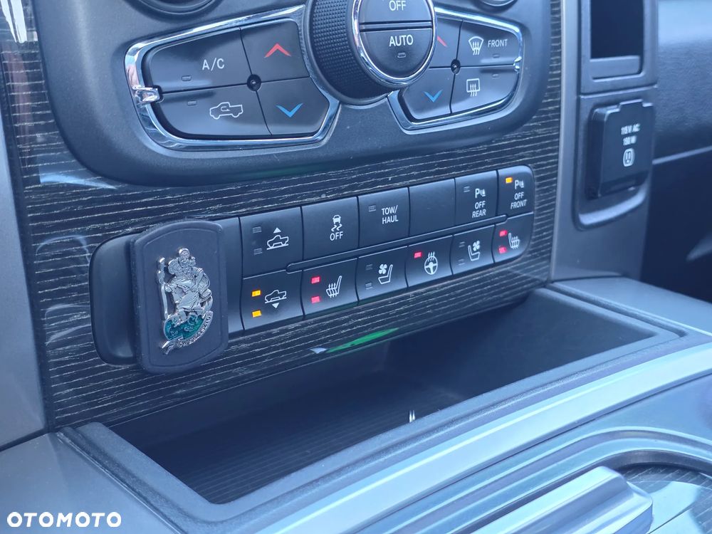 RAM 1500 - 18