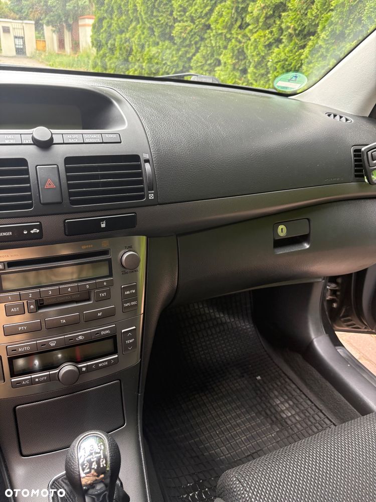 Toyota Avensis 1.8 VVT-i Terra - 10