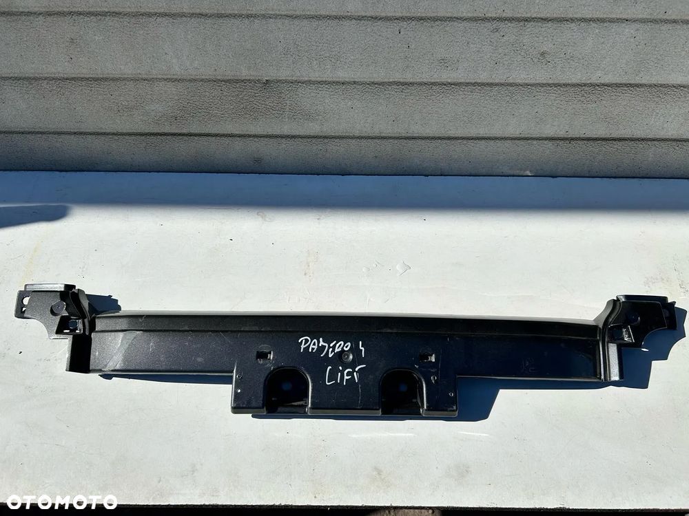 MITSUBISHI PAJERO IV 4 LIFT LISTWA ZDERZAK ATRAPA 6405A192