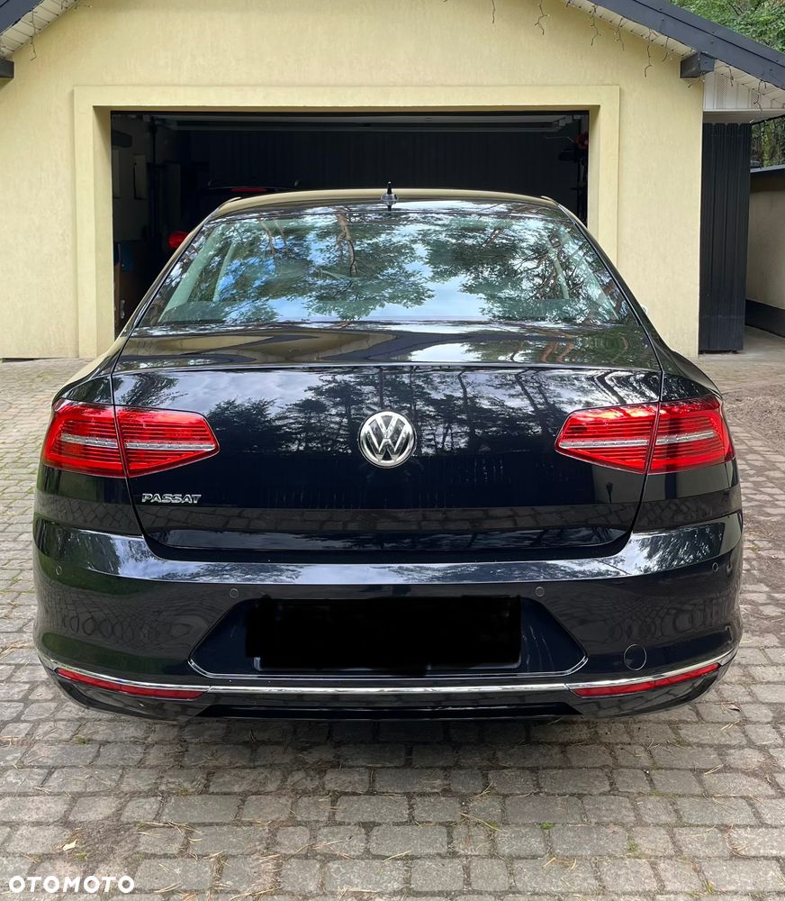 Volkswagen Passat - 4