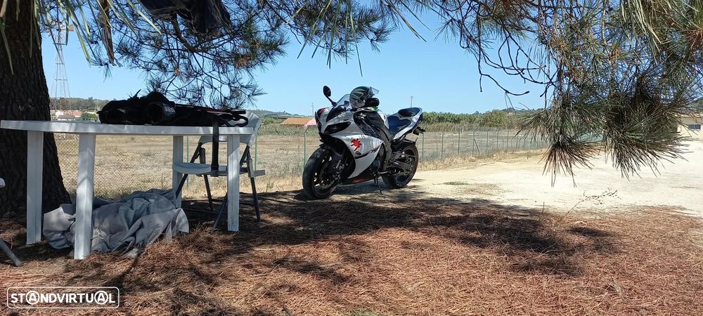 Yamaha YZF - 9