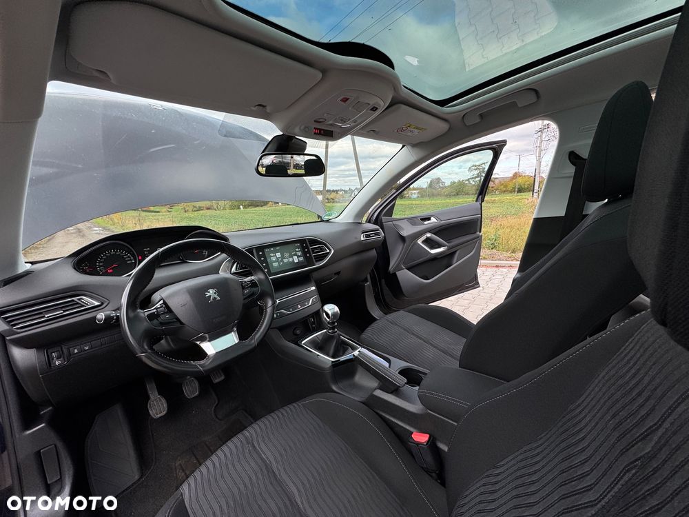 Peugeot 308 SW 1.2 PureTech Allure S&S - 24