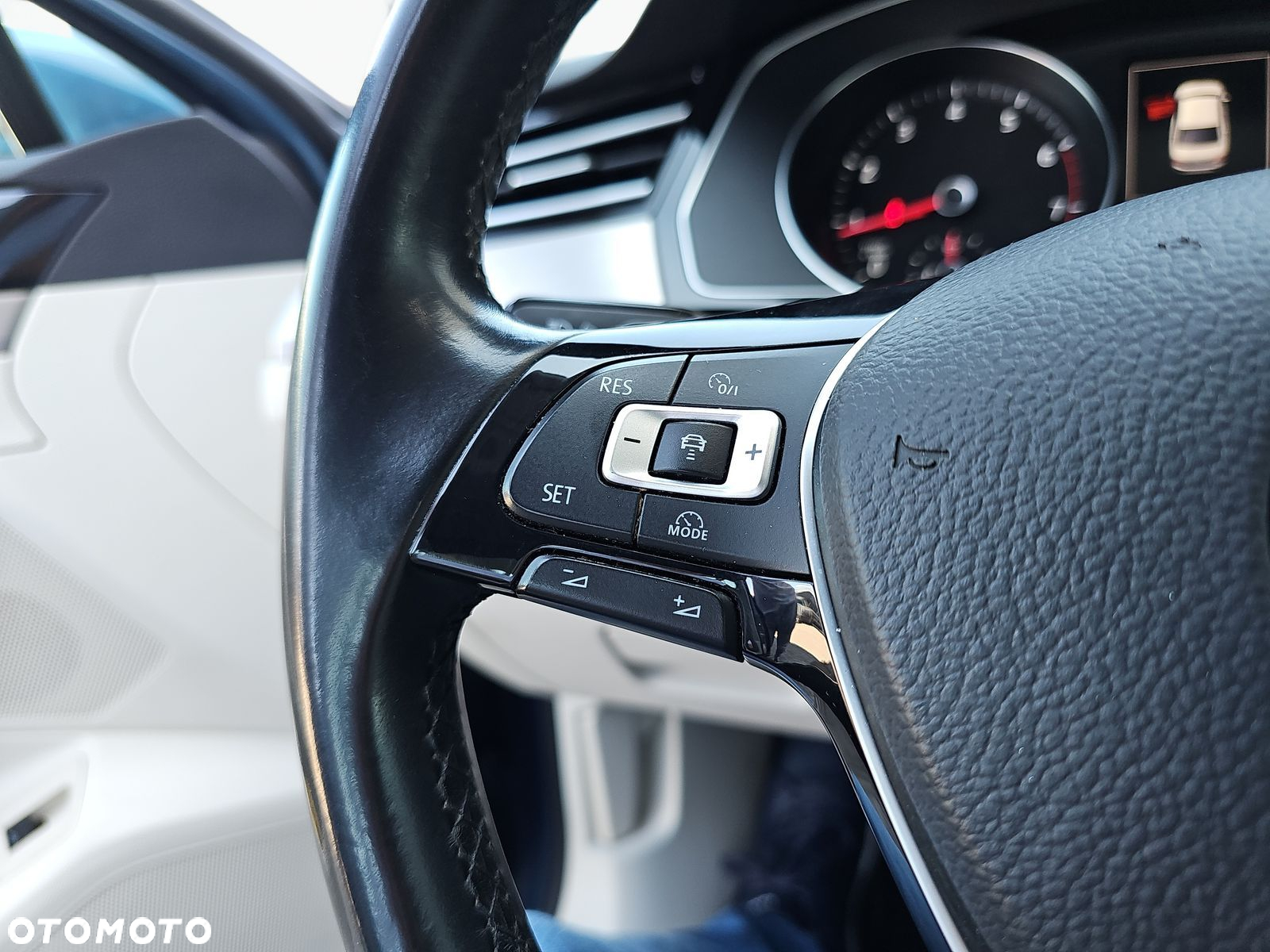 Volkswagen Passat - 26