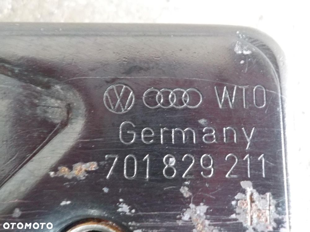VW T4 ZAMEK RYGIEL KALPY TYŁ TYLNY - 2