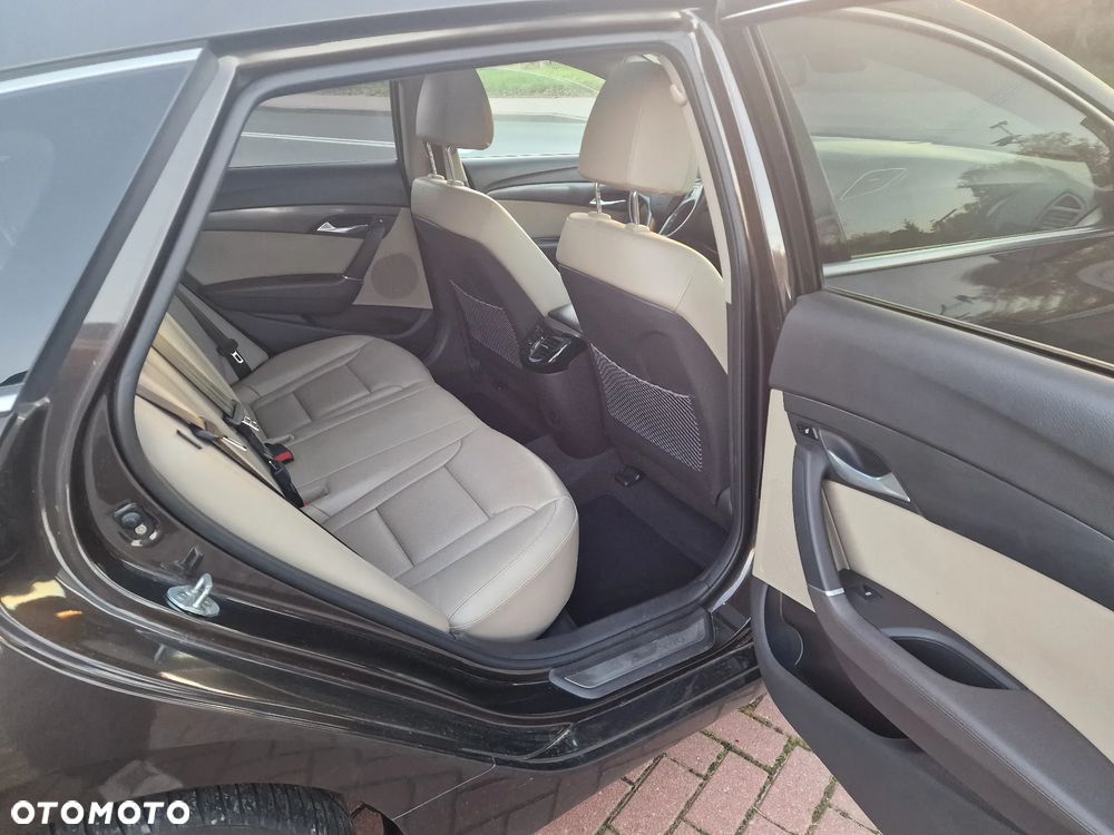 Hyundai i40 Kombi 1.7 CRDi DCT Premium - 24