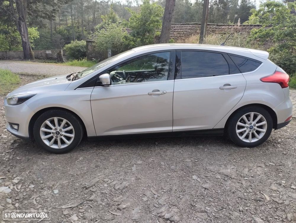Ford Focus 1.0 EcoBoost Titanium - 4