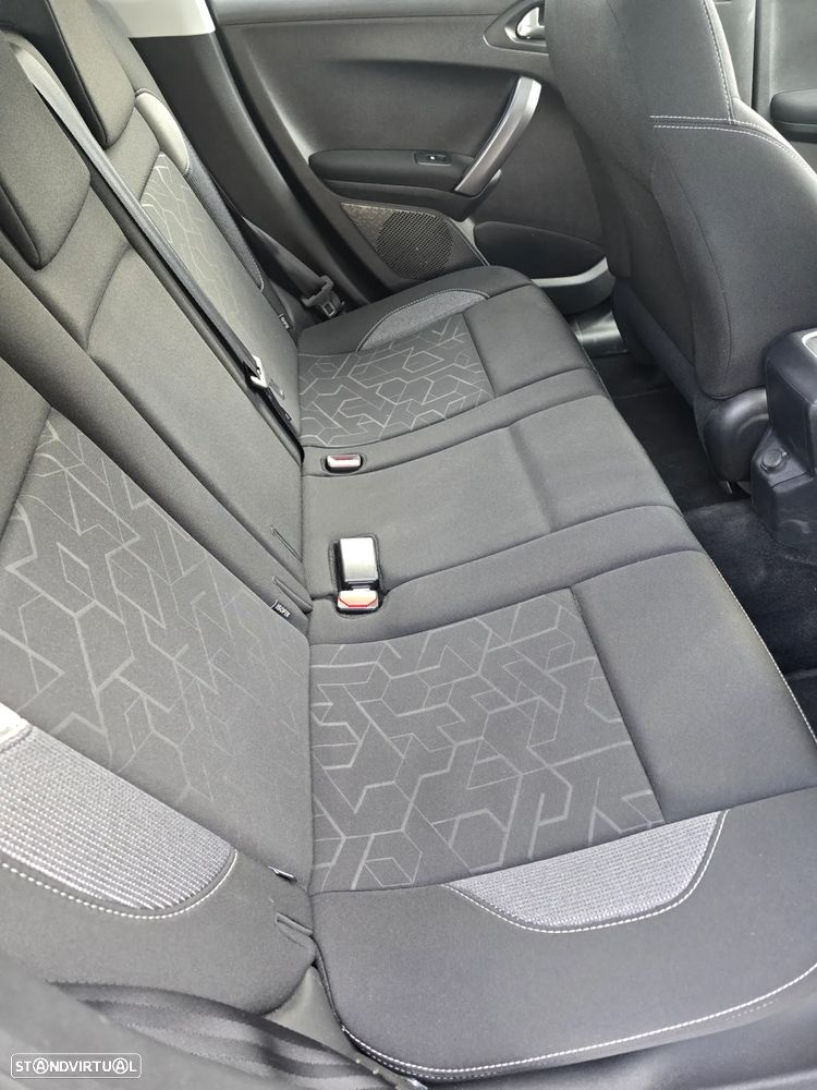 Peugeot 2008 1.2 PureTech Access - 6