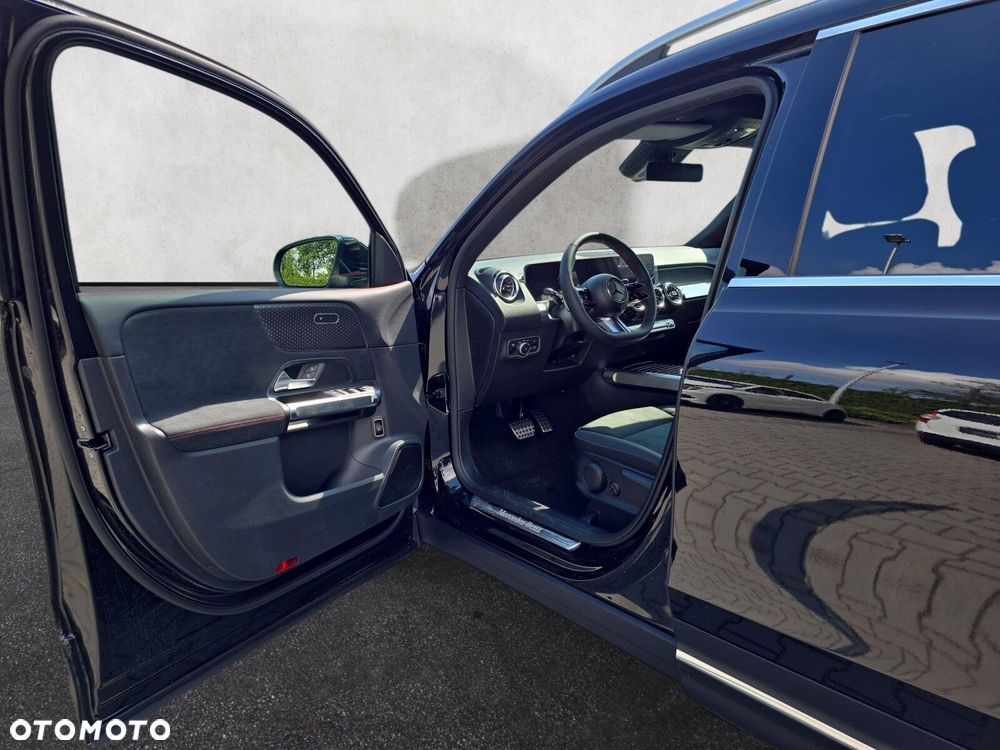 Mercedes-Benz GLB - 10