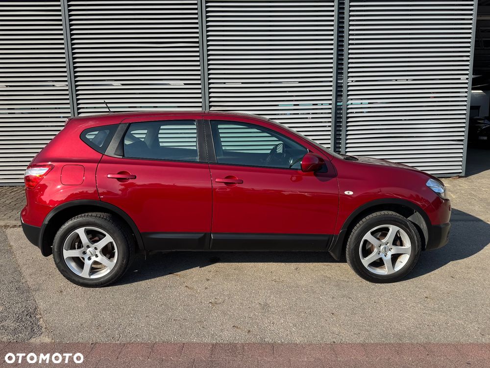 Nissan Qashqai 2.0 visia - 11