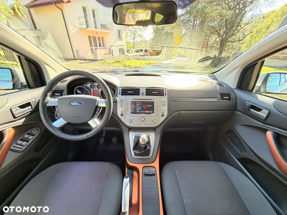 Ford Kuga 2.0 TDCi 2x4 Titanium - 18