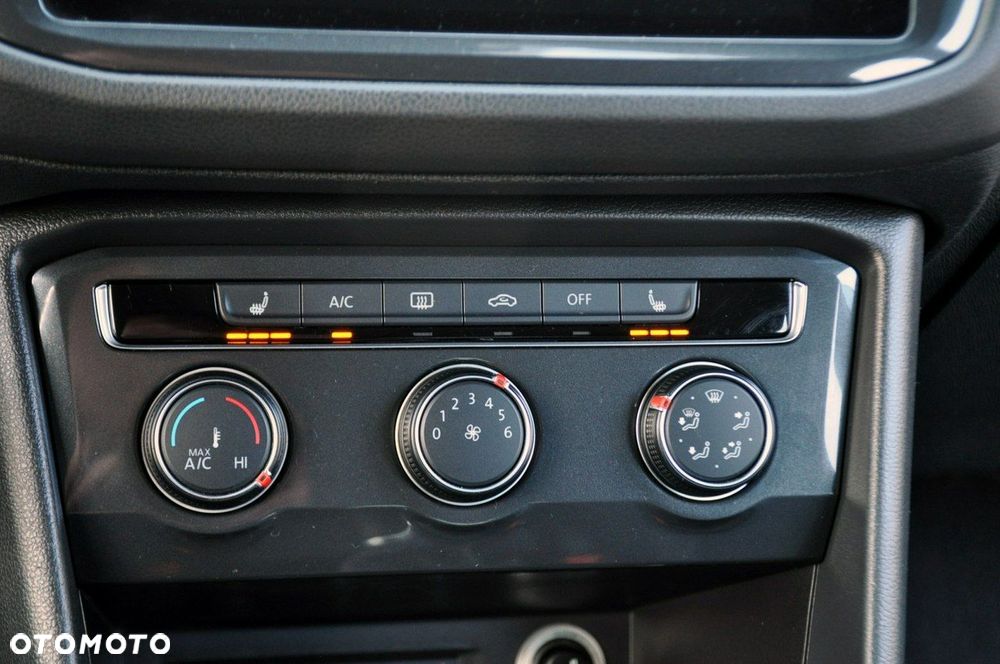 Volkswagen Tiguan - 32