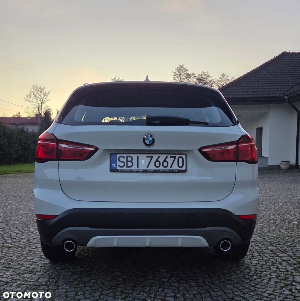 BMW X1 xDrive20d Sport Line - 3