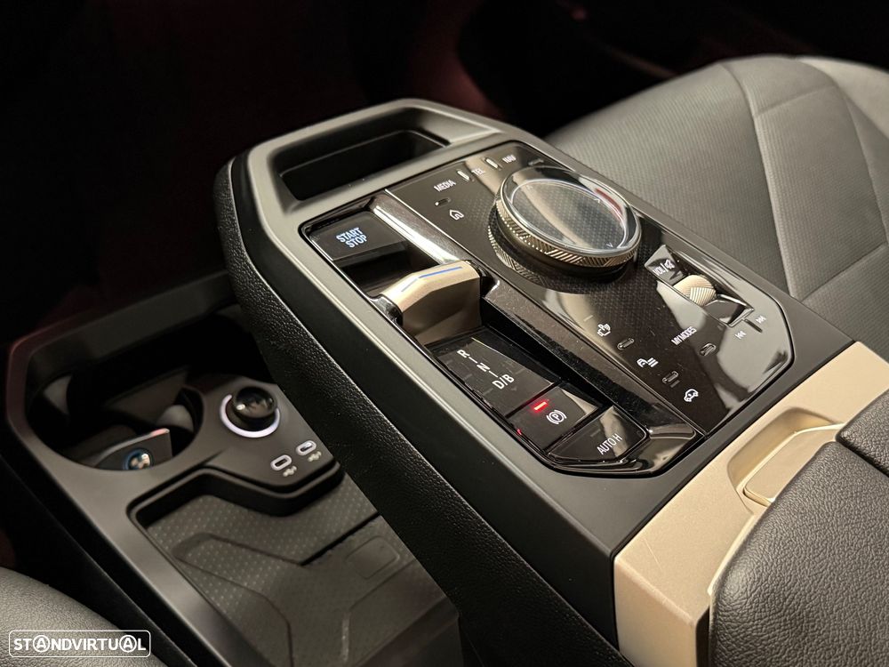 BMW iX xDrive50 - 14