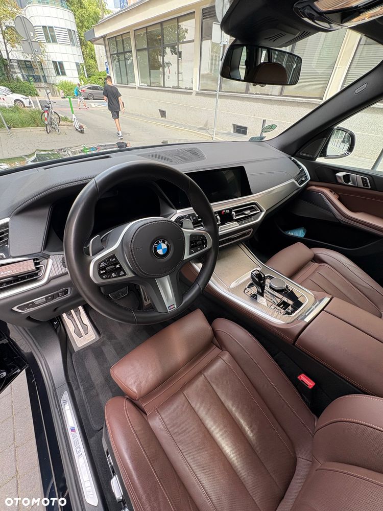 BMW X5 M50i - 10
