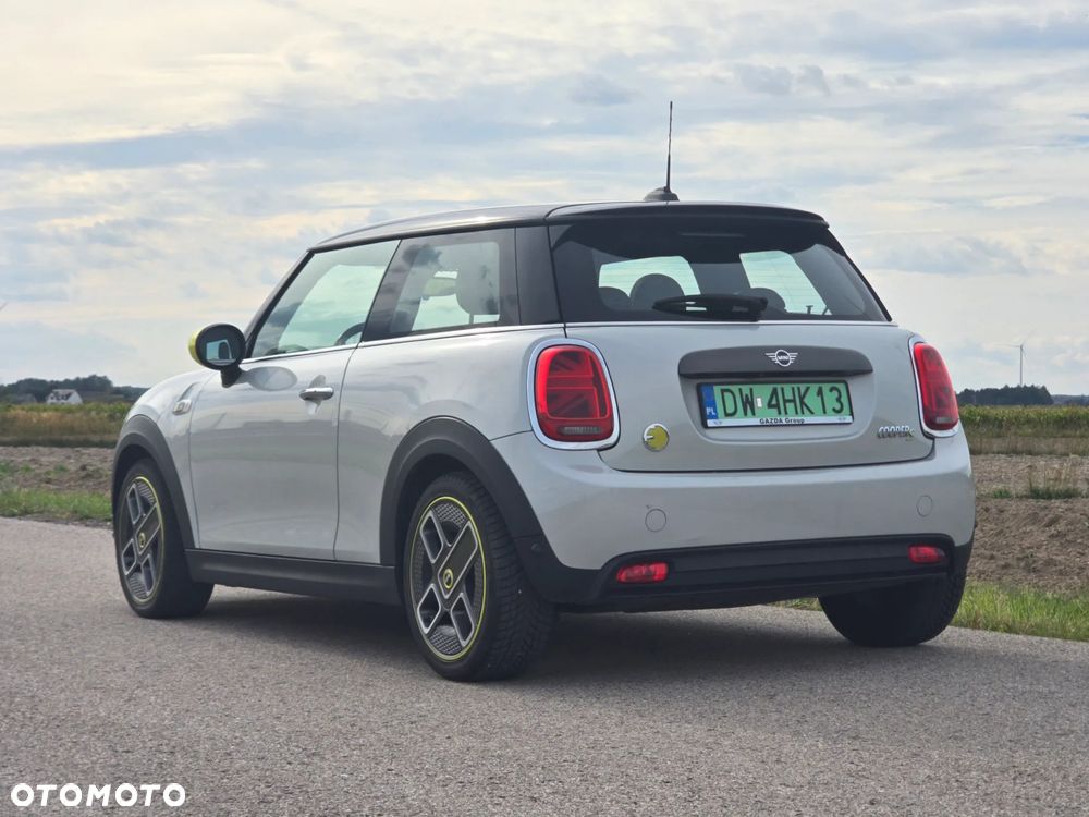 MINI Cooper SE Yours Trim - 12