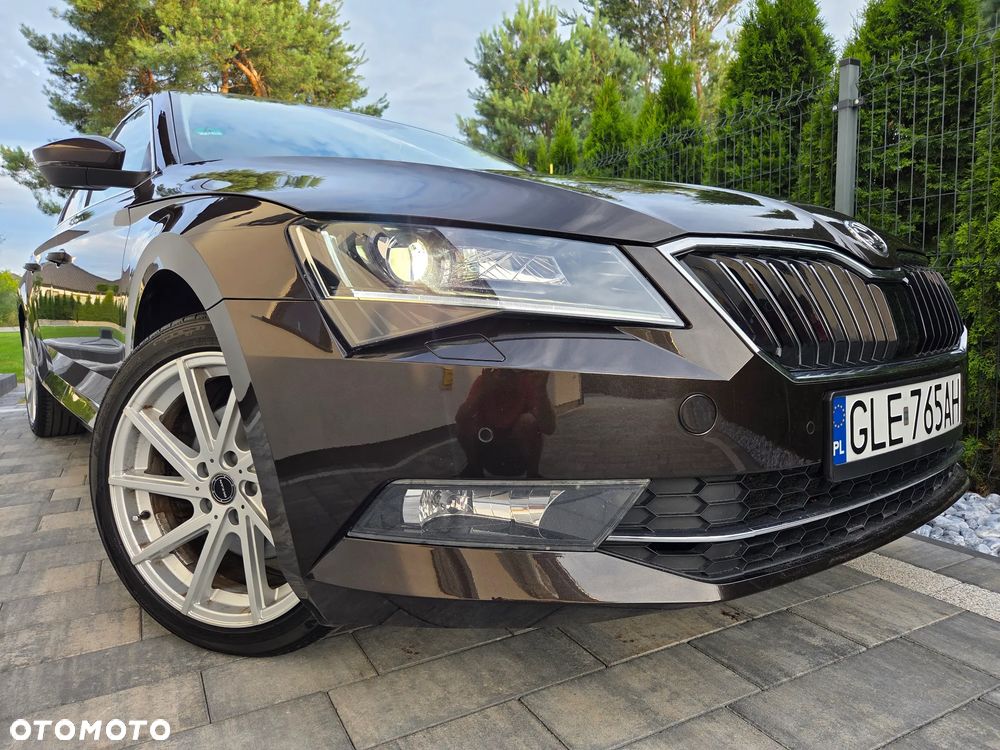 Skoda Superb 2.0 TDI DSG Premium Edition - 27