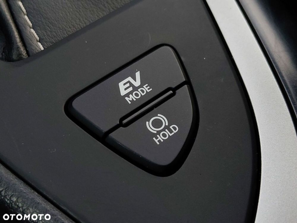 Lexus UX 250h GPF F Impression 2WD - 28